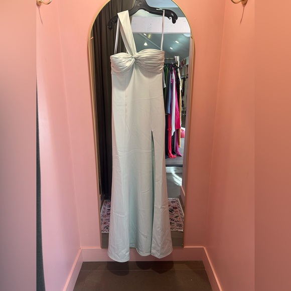 BCBGMaxAzria Light Green Strapless Dress